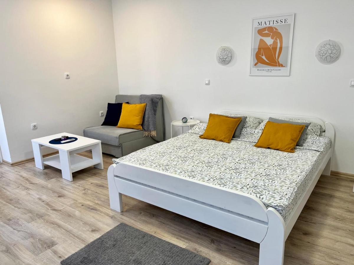 Apartmani Loric วิเชกราด ภายนอก รูปภาพ